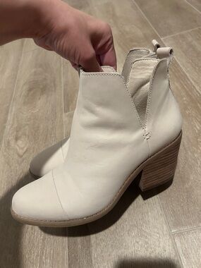 Toms Cream Leather Ankle Booties with Stacked Heel